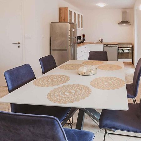 Holiday Home In Klimno - Insel Krk 42238 Екстериор снимка