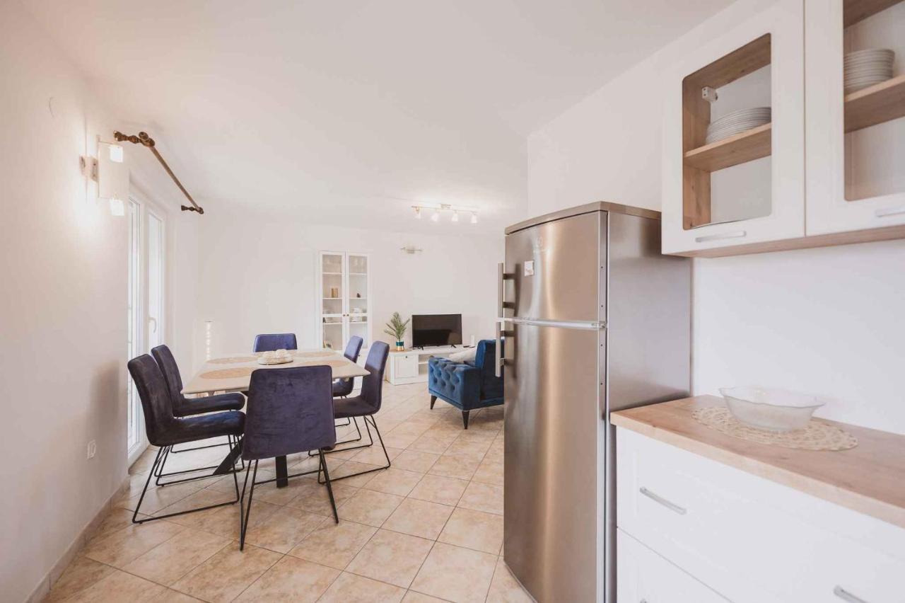 Holiday Home In Klimno - Insel Krk 42238 Екстериор снимка